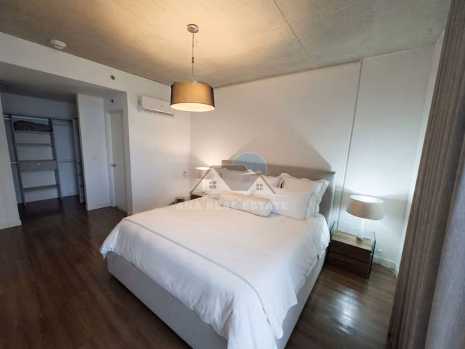 Apartamento remodelado con gran terraza en Escazú Village - Imagen 5