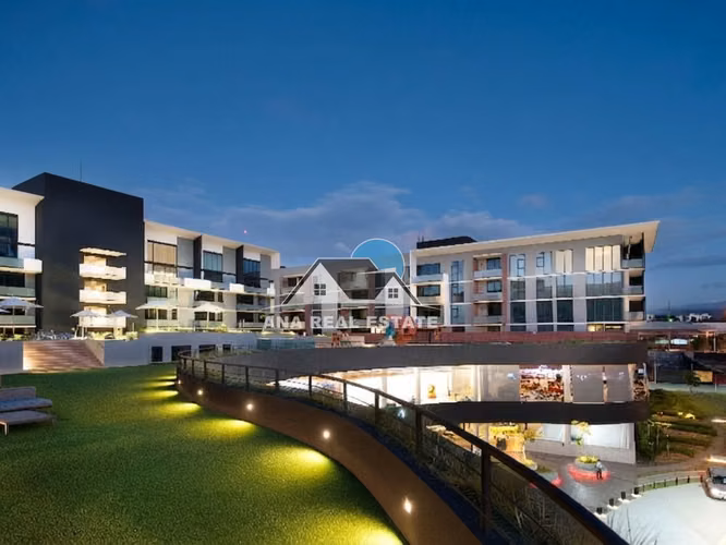 Apartamento remodelado con gran terraza en Escazú Village - Imagen 12