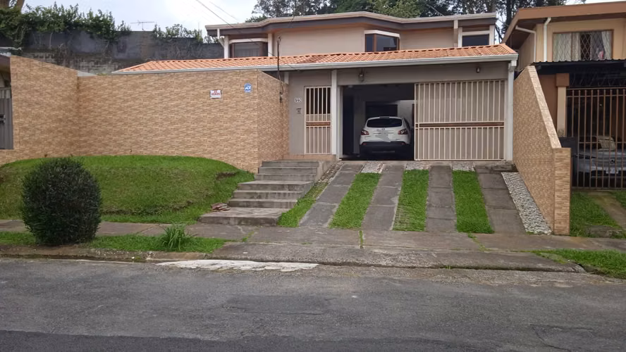 Se vende casa de dos pisos en Sabanilla -Montes de Oca - Imagen 7