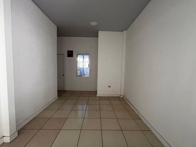 SE ALQUILA IDEAL PARA CLÍNICA, CONSULTORIOS U OFICINAS-LOCAL COMERCIAL 220 m² EN GRECIA