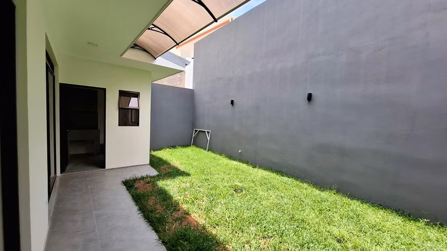 Venta de casa en Condominio, Tres Rios, Cartago 18148