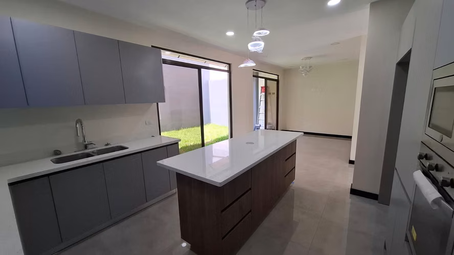 Venta de casa en Condominio, Tres Rios, Cartago 18148