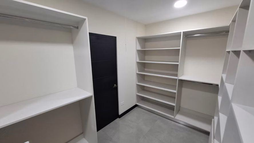 Venta de casa en Condominio, Tres Rios, Cartago 18148