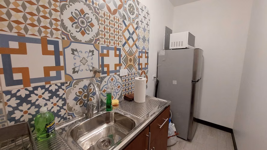 Oficina en Venta en Llorente de Tibás | Ya Alquilada | Generando Ingresos | 2 Parqueos | Edificio Corporativo