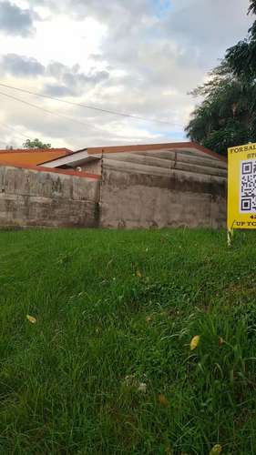 Lote Plano con permiso para 3 unidades familiares. Premium! En el "Corredor Dorado" en comunidad privada sin HOA 