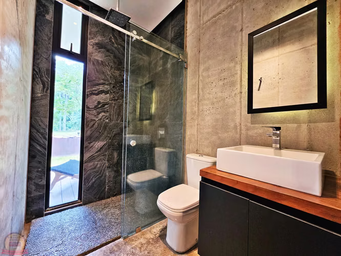Casa Moderna de 1 Nivel 3habs+Serv en Escazú | 1.398m² | Diseño de Autor