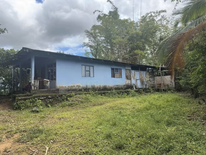 VENDO AMPLIO LOTE EN ACOSTE-PARRITA DE SAN  JOSÉ.