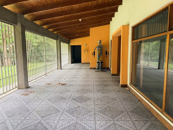 VENDO CASA DE 1 PLANTA EN ESCAZÚ.