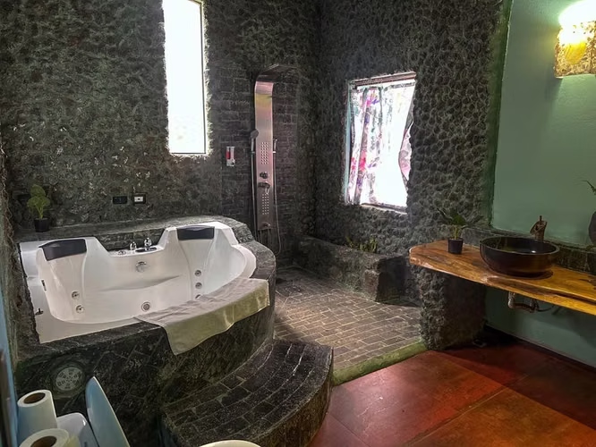 Venta de Casa + LOCAL COMERCIAL en San Rafael-Ángeles, Heredia. RAH 25-1537 - Imagen 10