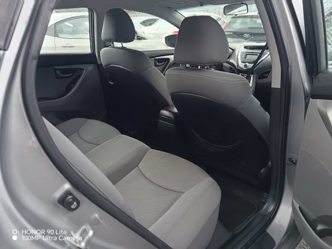 Hyundai elantra - Imagen 18