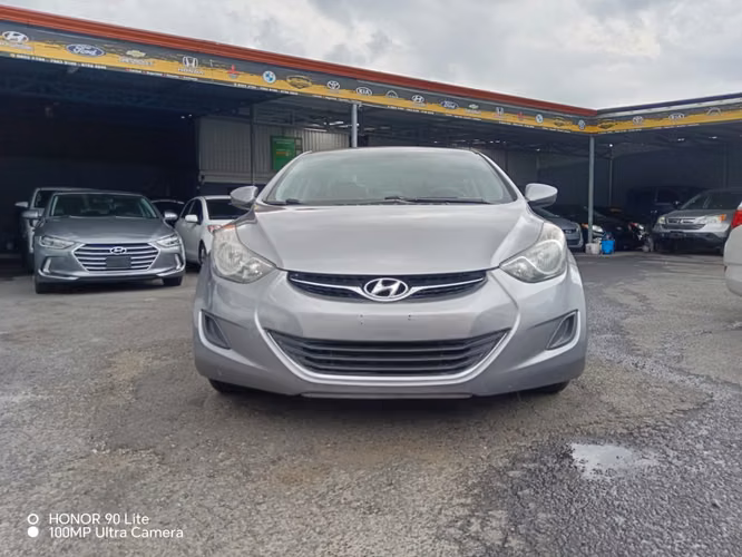 Hyundai elantra - Imagen 3