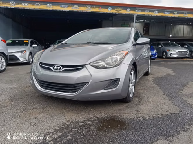Hyundai elantra - Imagen 7