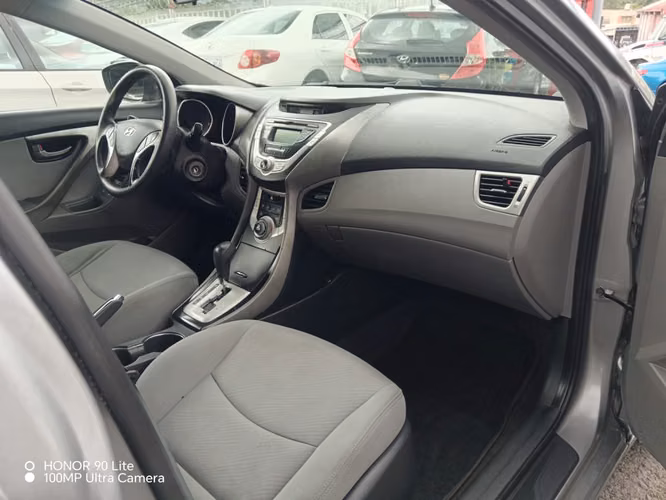 Hyundai elantra - Imagen 21