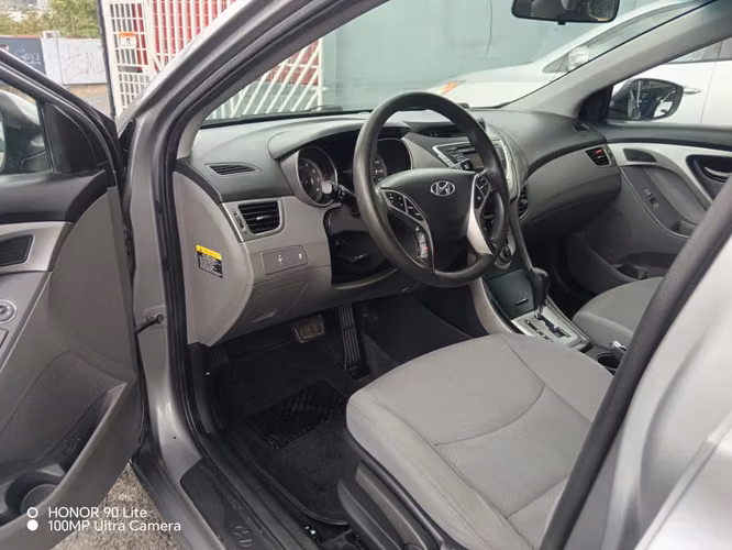 Hyundai elantra - Imagen 26