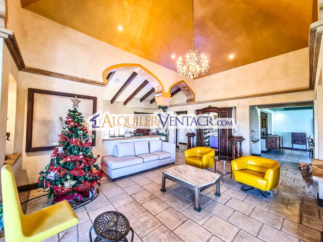 CASA DE 520 M2 CON VISTA Y 1.000 M2 LOTE X EL WORLD GYM GUACHIPELIN ESCAZU - Imagen 10