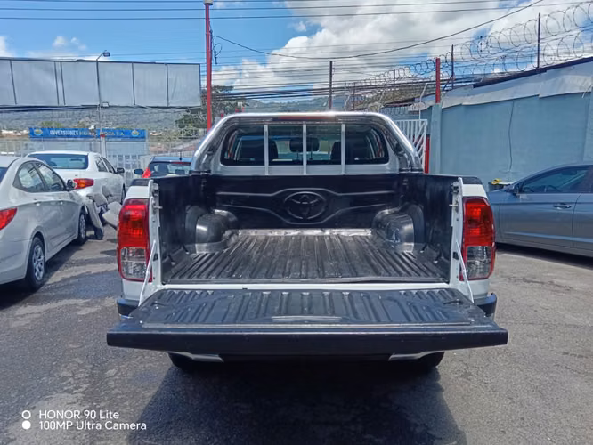 Toyota hilux - Imagen 6