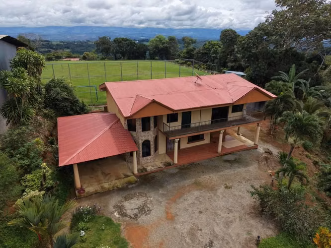 Se Vende Casa en Cristo Rey de Platanares, Pérez Zeledon