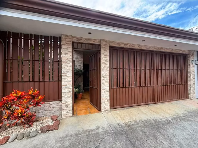 SE VENDE CASA EN SAN PABLO DE HEREDIA