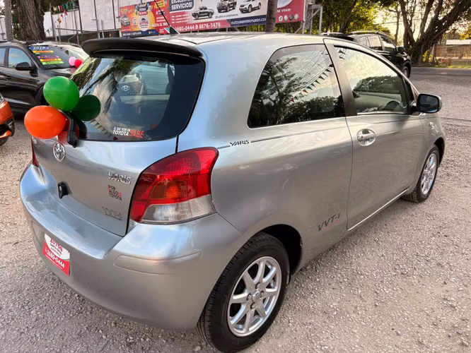 TOYOTA YARIS VVT-I-2010-HATCHBACK-MANUAL-CAJA 5TA-4.675.000 - Imagen 2