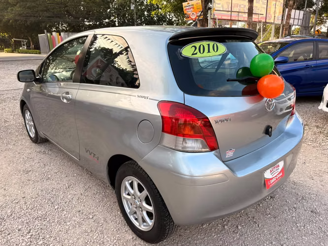 TOYOTA YARIS VVT-I-2010-HATCHBACK-MANUAL-CAJA 5TA-4.675.000 - Imagen 3