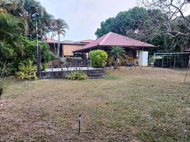 CASA CON AMPLIO TERRENO SE VENDE EN LA GUACIMA, ALAJUELA - Imagen 9