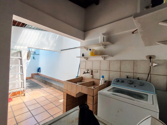 VENTA DE CASA INDEPENDIENTE DE UNA PLANTA CON ESTILO RÚSTICO - Imagen 3