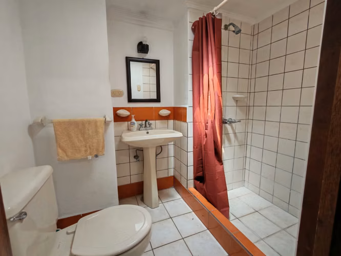 VENTA DE CASA INDEPENDIENTE DE UNA PLANTA CON ESTILO RÚSTICO - Imagen 14