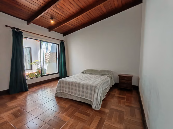VENTA DE CASA INDEPENDIENTE DE UNA PLANTA CON ESTILO RÚSTICO - Imagen 10