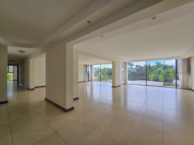 LUJOSO APARTAMENTO DE 315 M2 EN BELLO HORIZONTE ESCAZU - Imagen 8