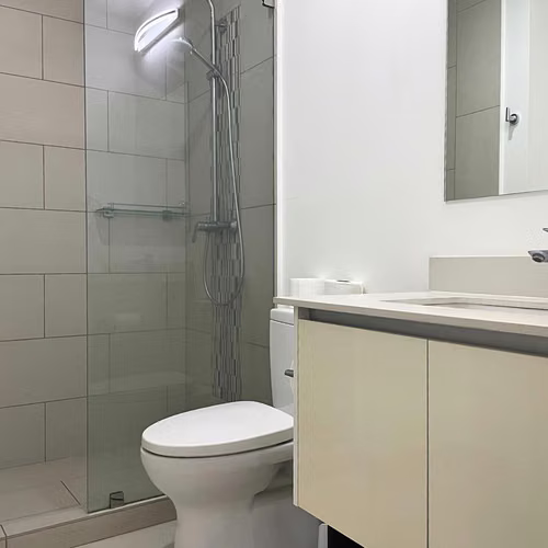 VENTA DE APARTAMENTO AMUEBLADO EN CONDOMINIO EN SAN RAFAEL DE ESCAZÚ - Imagen 9