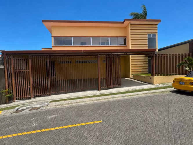 House for sale in Condominio Villa Alta