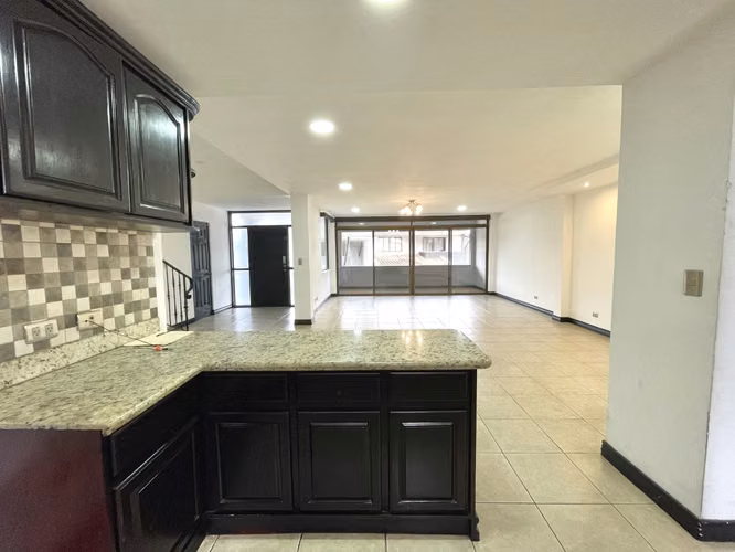 ALQUILER Y VENTA CASA EN CONDOMINIO, GUACHIPELÍN, ESCAZÚ - Imagen 4