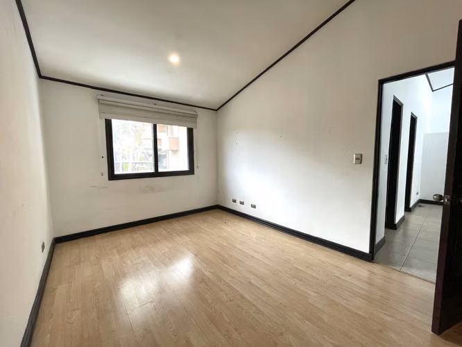 ALQUILER Y VENTA CASA EN CONDOMINIO, GUACHIPELÍN, ESCAZÚ - Imagen 10