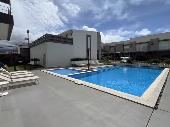 CASA EN VENTA EN HEREDIA - CONDOMINIO PALERMO PARK