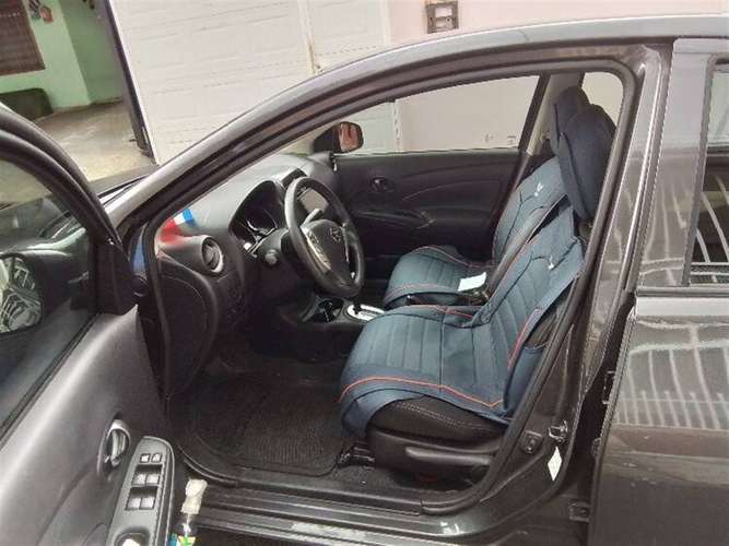 NISSAN VERSA 2019 AUTOMÁTICA GASOLINA GRIS