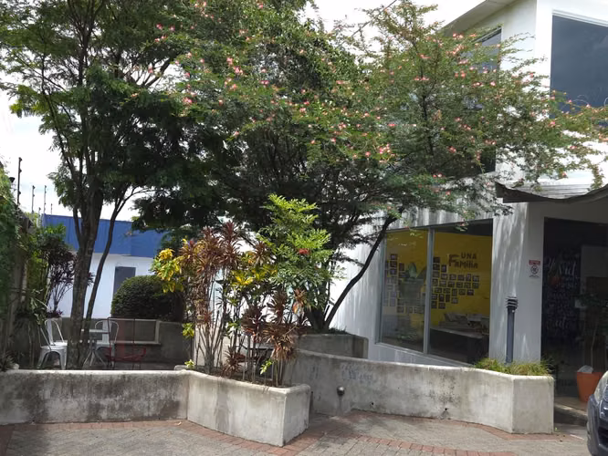 Invierta en una de las zonas con mayor crecimiento comercial de Costa Rica.