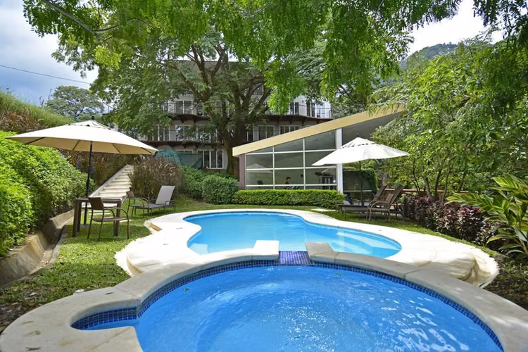 Alquiler de apartamento AMOBLADO, primer piso-Río Oro, Santa Ana RH