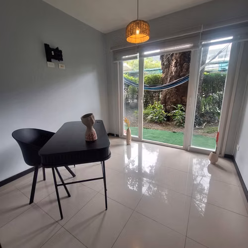 Alquiler de apartamento AMOBLADO, primer piso-Río Oro, Santa Ana RH
