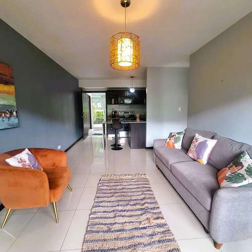 Alquiler de apartamento AMOBLADO, primer piso-Río Oro, Santa Ana RH