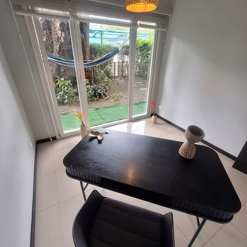 Alquiler de apartamento AMOBLADO, primer piso-Río Oro, Santa Ana RH