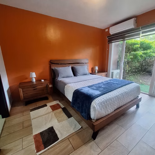 Alquiler de apartamento AMOBLADO, primer piso-Río Oro, Santa Ana RH