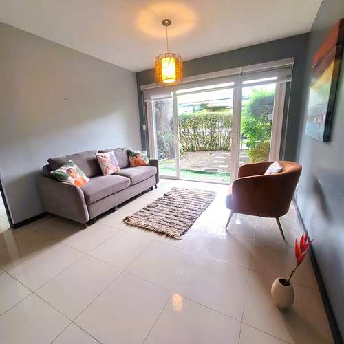 Alquiler de apartamento AMOBLADO, primer piso-Río Oro, Santa Ana RH