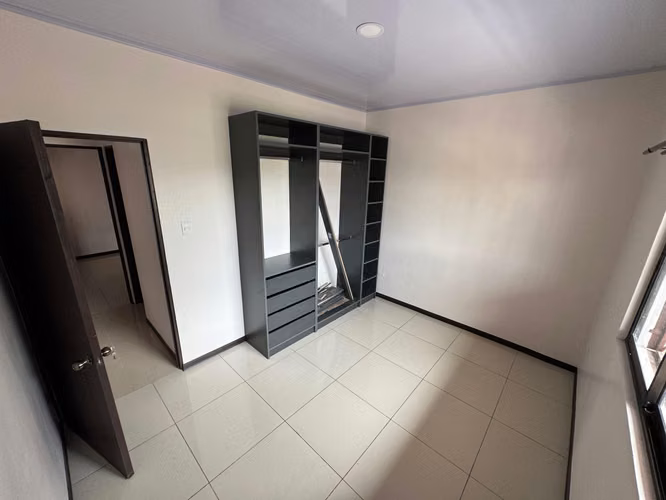 APARTAMENTO EN LA URUCA, INCLUYE SERVICIOS SAN JOSÉ (CERCA DEL HOSPITAL MÉXICO) NO GARAJE - Imagen 8