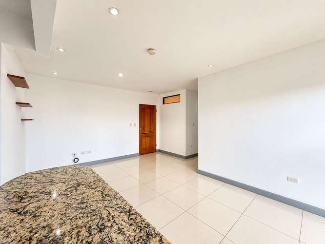 Alquiler de Amplio apartamento, Tres Ríos, cerca a Curridabat | Condominio La Floresta