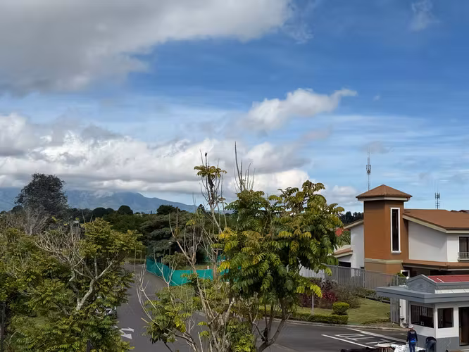 Alquiler de apartamento  en Condominio La Floresta | Concepción de Tres Ríos, 2do piso - Imagen 13