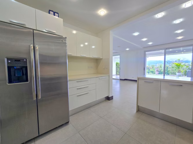 JABONCILLOS ESCAZU! CONDO CON VISTA / JARDIN Y LINEA BLANCA - Imagen 19