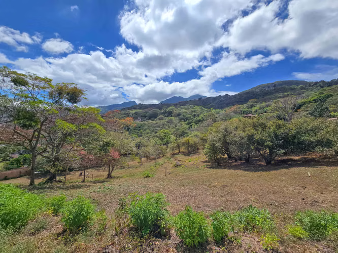 LOTE DE 1.521 M2 CON VISTA PANORÁMICA EN SAN ANTONIO DE ESCAZU (CARRIZAL) - Imagen 12