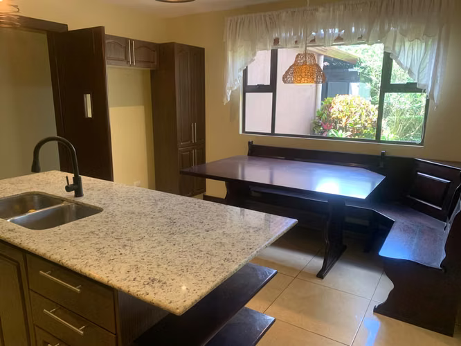 Residencia de Lujo en Condominio Albacete Exclusividad en Cartago 43147