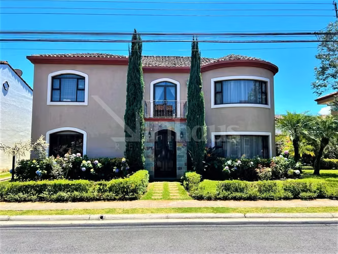 43147 Residencia de Lujo en Condominio Albacete Exclusividad en Cartago