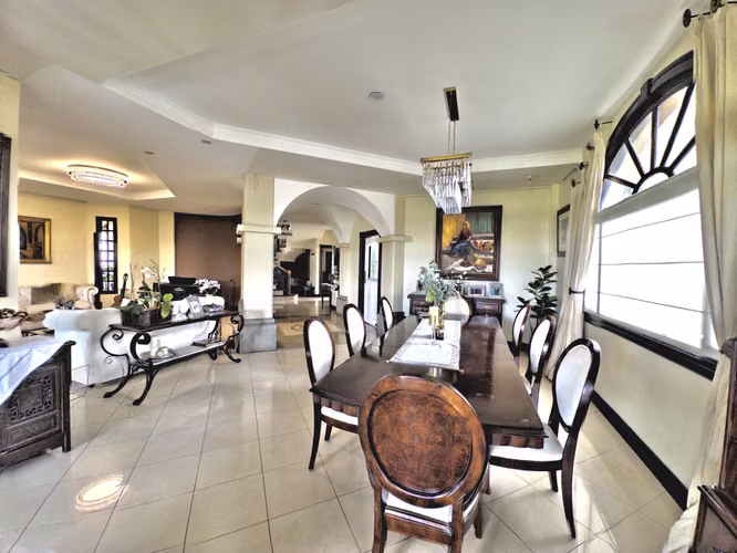Residencia Premium con Cancha de Tenis y Espacios Extraordinarios - Imagen 17